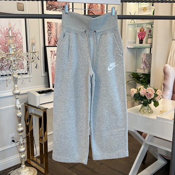 NIKE HIGH WAIST CROPPED PANTS SIZE M - Picture 2 of 16